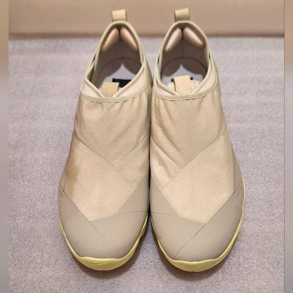 Nike VaporMax Moc Roam Sneaker - Picture 2 of 6